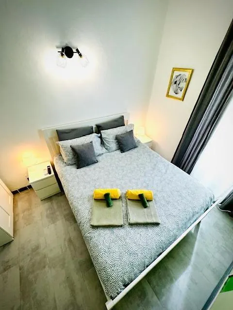 Casa Vacanza A 100 Metri Dal Mare Imperia 0*,  Itália
